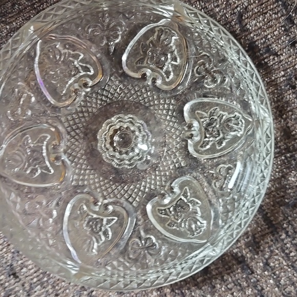 KIG Malasyia Clear Glass Heart And Roses Crystal Patterned Candy Dish w Lid 70s - Picture 3 of 8